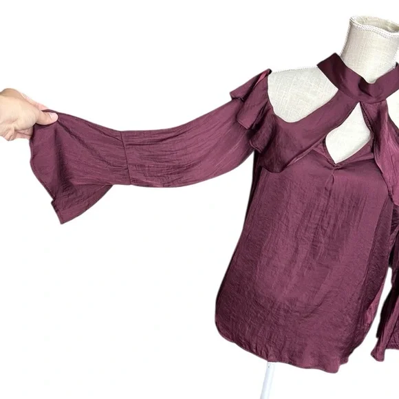 NWT Belle Sky Long Sleeve Cold Shoulder Purple Blouse Top Womens Size M Ruffles - Picture 5 of 11